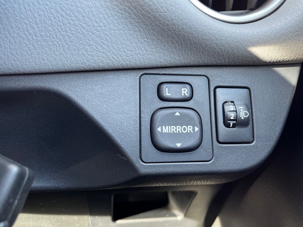 Toyota Yaris 1.33 Dual Vvt-i Design Grey #26