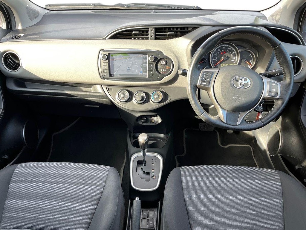 Toyota Yaris 1.33 Dual Vvt-i Design Grey #11