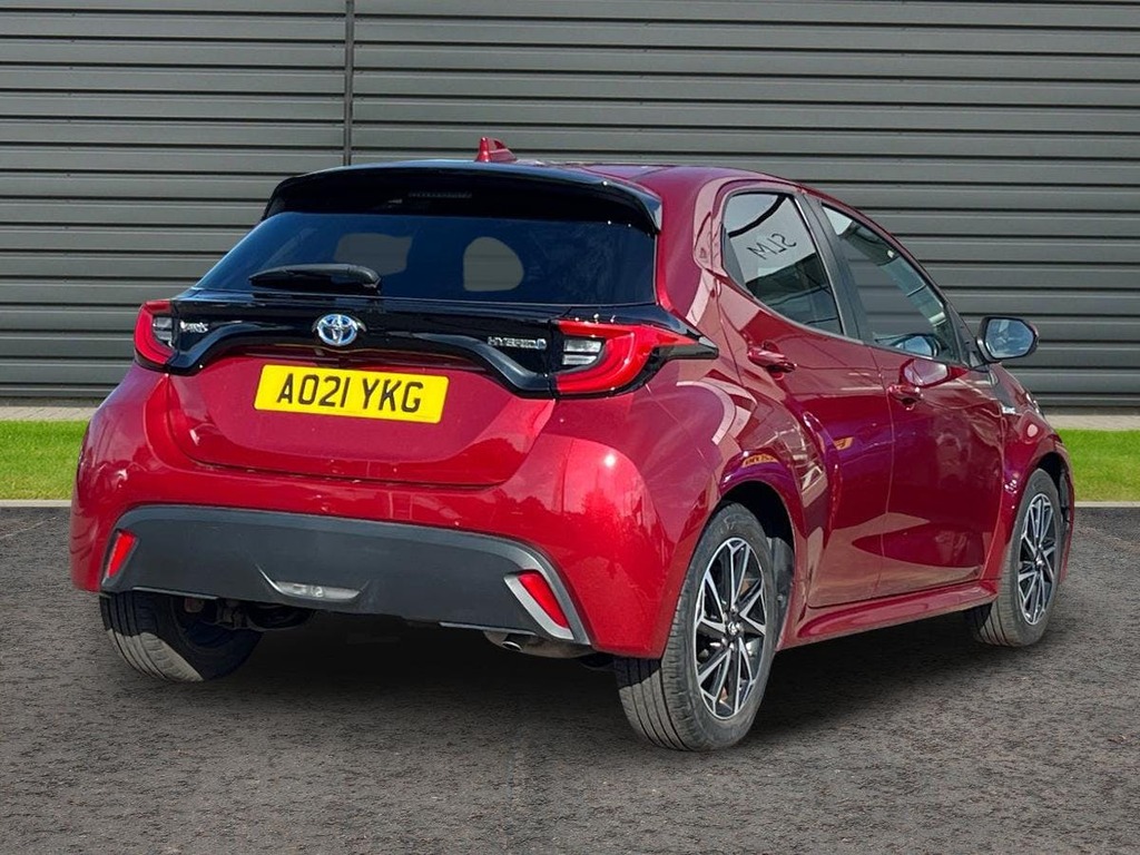 Toyota Yaris 1.5 Vvt-h Design Hatchback Hybrid E Cvt Red #3