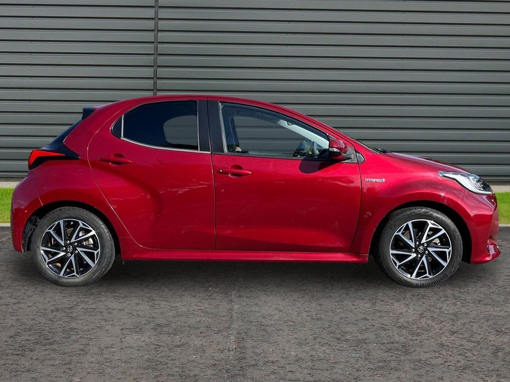 Toyota Yaris 1.5 Vvt-h Design Hatchback Hybrid E Cvt Red #2