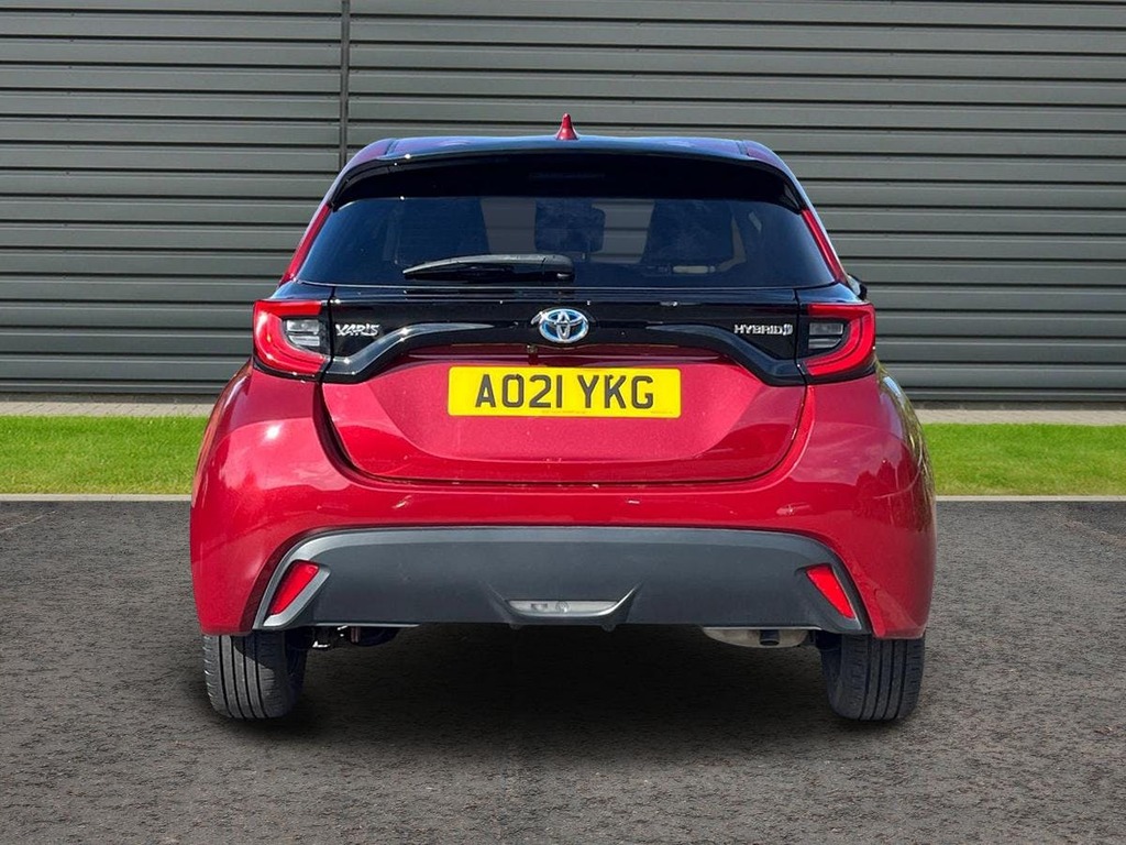 Toyota Yaris 1.5 Vvt-h Design Hatchback Hybrid E Cvt Red #4