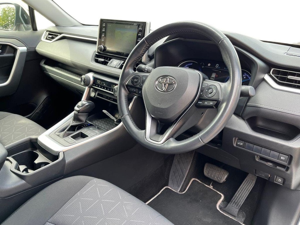 Toyota Rav 4 Excel White #9