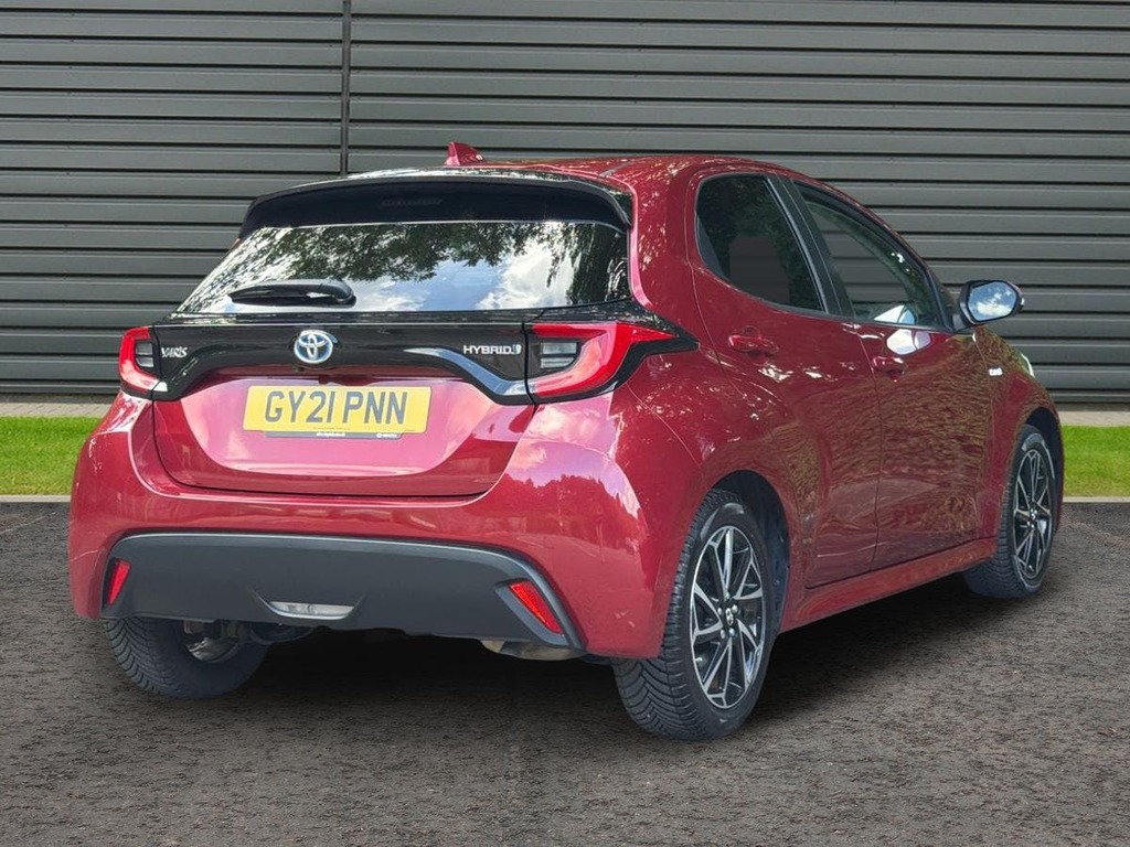 Toyota Yaris 1.5 Vvt-h Design Hatchback Hybrid E Cvt Red #3
