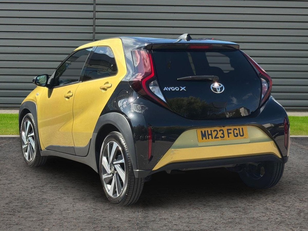 Toyota Aygo X 1.0 Vvt I Edge Hatchback X Shift Gold #5