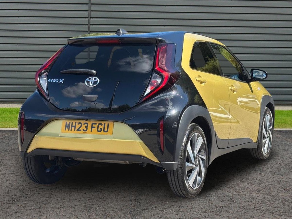 Toyota Aygo X 1.0 Vvt I Edge Hatchback X Shift Gold #3