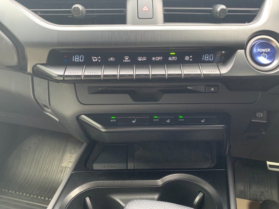 Lexus UX 2.0 E-cvt No Nav Silver #14