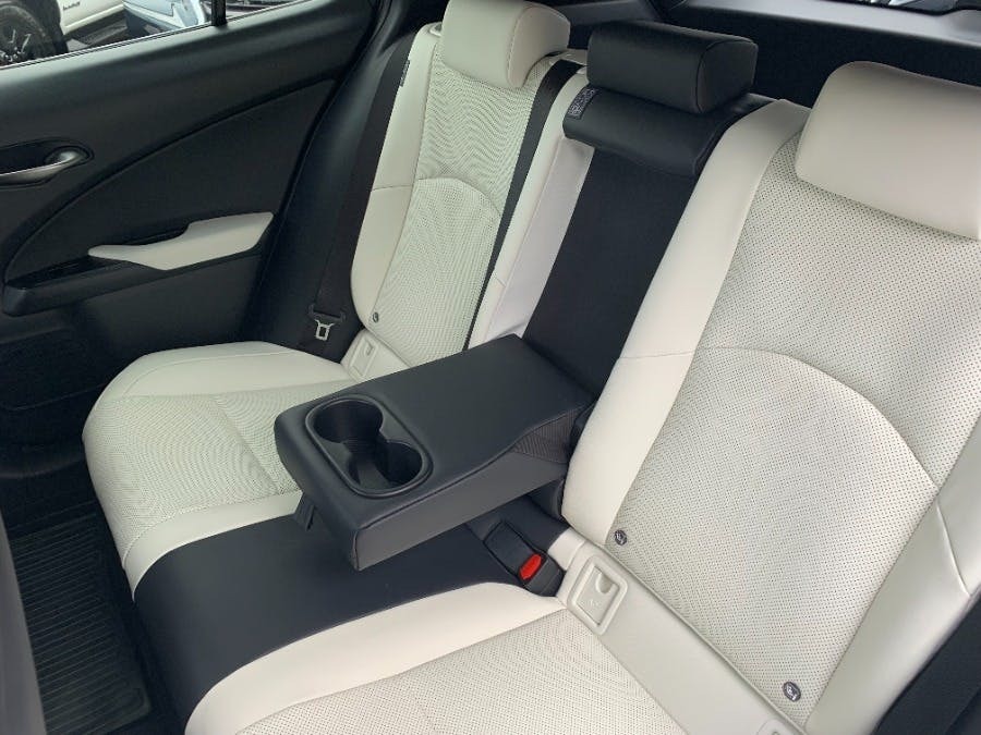 Lexus UX 2.0 E-cvt No Nav Silver #22