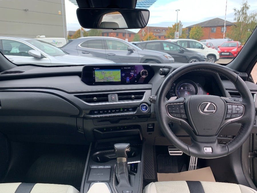 Lexus UX 2.0 E-cvt No Nav Silver #18