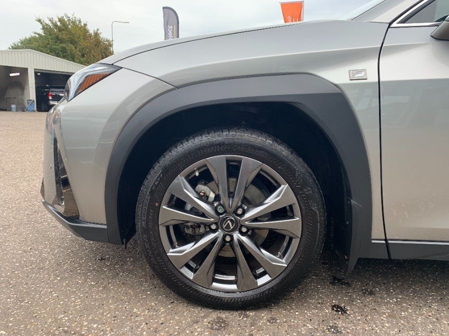 Lexus UX 2.0 E-cvt No Nav Silver #28