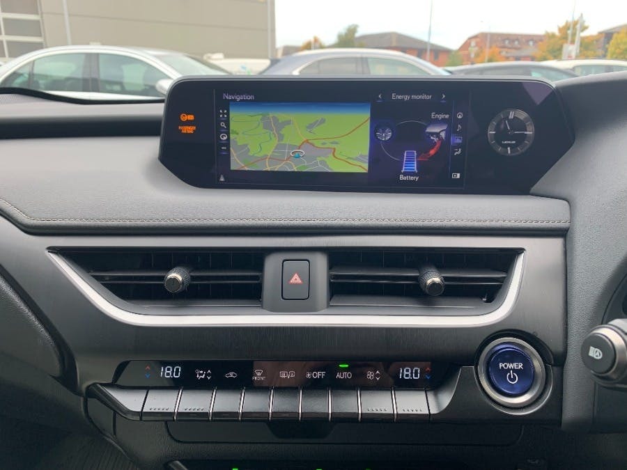Lexus UX 2.0 E-cvt No Nav Silver #13