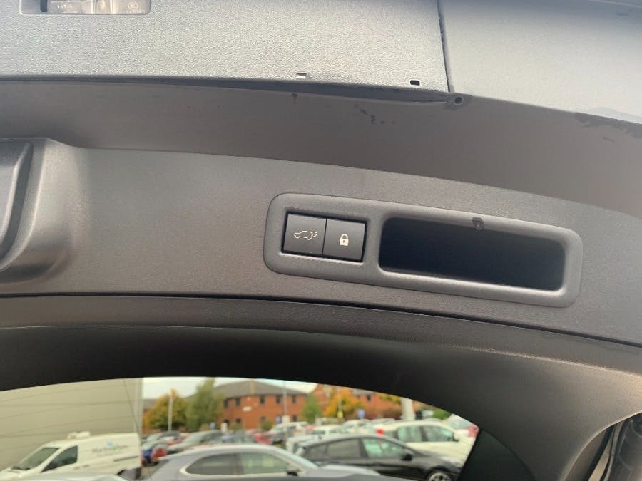 Lexus UX 2.0 E-cvt No Nav Silver #24