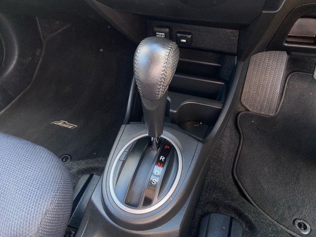 Honda Jazz I-vtec Es Plus Red #13