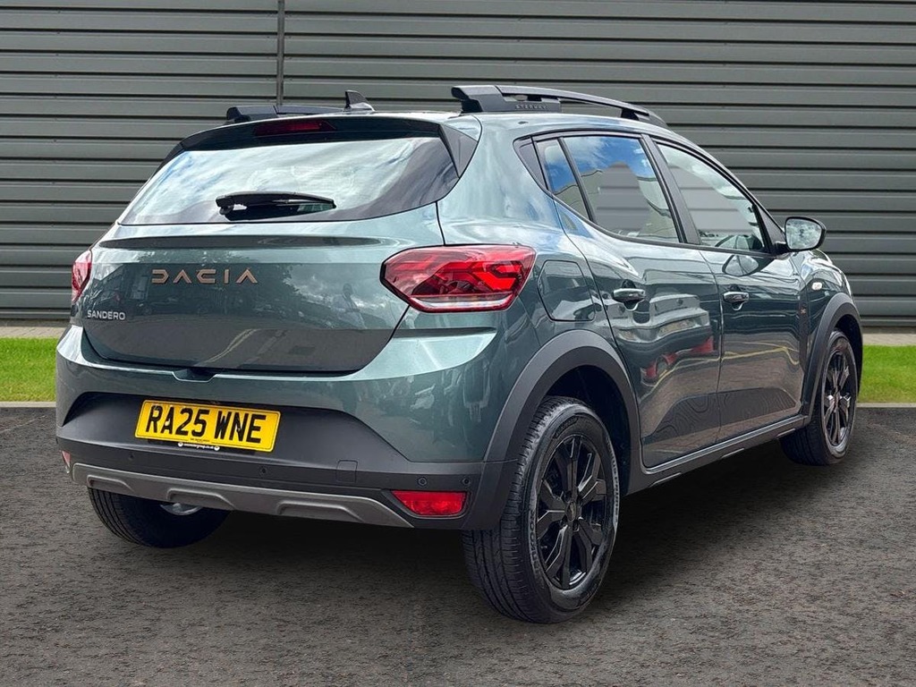 Dacia Sandero Stepway 1.0 Tce Extreme Hatchback Green #3