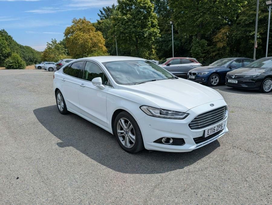 Ford Mondeo 2.0T Ecoboost Titanium Hatchback White
