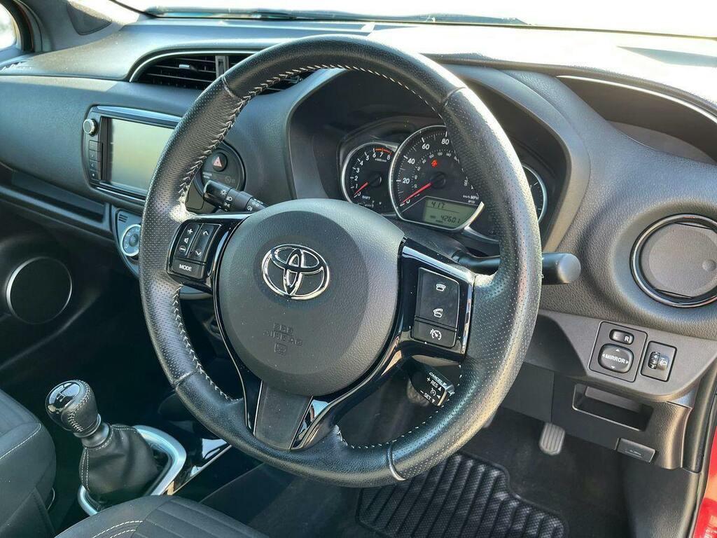 Toyota Yaris Icon Blue #9