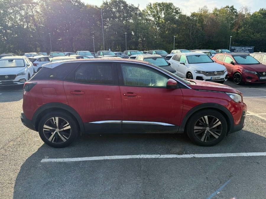 Peugeot 3008 1.2 Puretech Allure Suv Eat Red #3