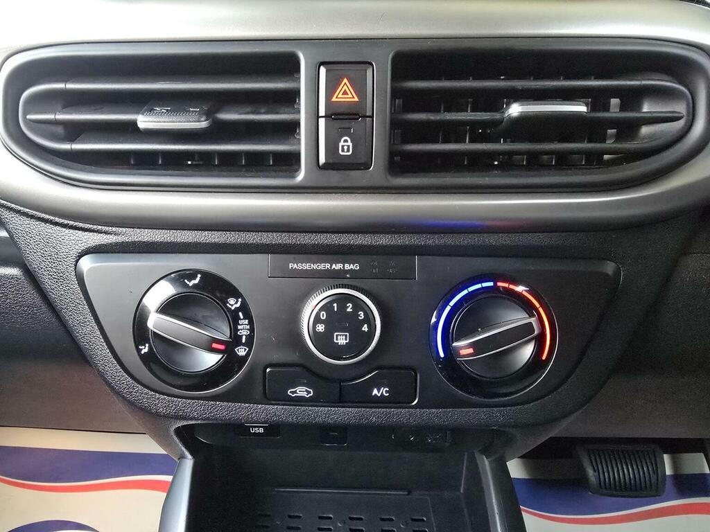 Hyundai I10 1.0 Play White #30