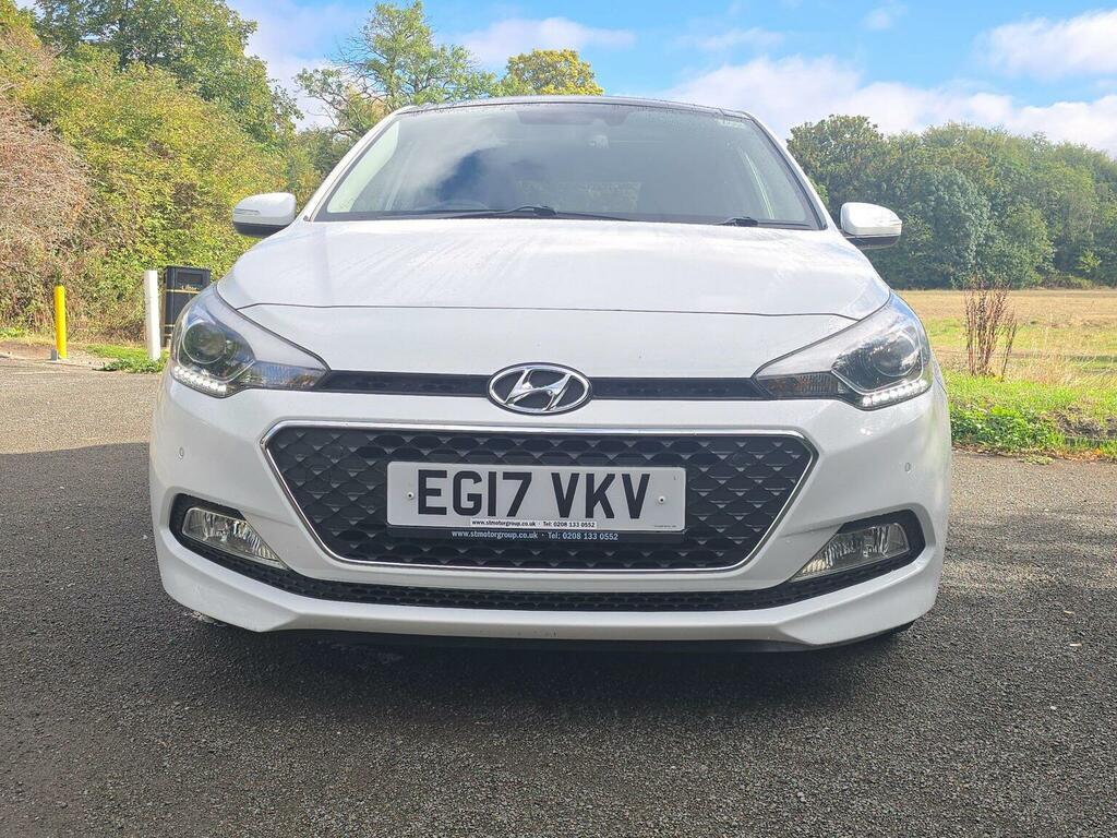 Hyundai I20 Hatchback 1.4 Premium Se Nav Euro 6 2017 White #2