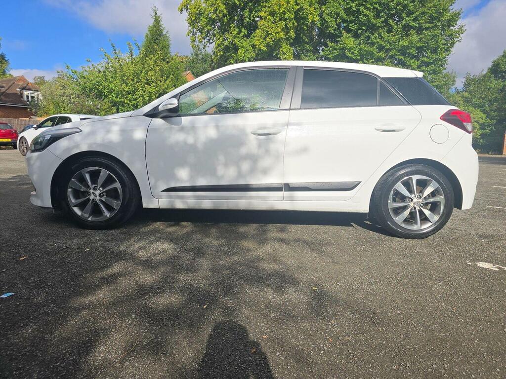 Hyundai I20 Hatchback 1.4 Premium Se Nav Euro 6 2017 White #4