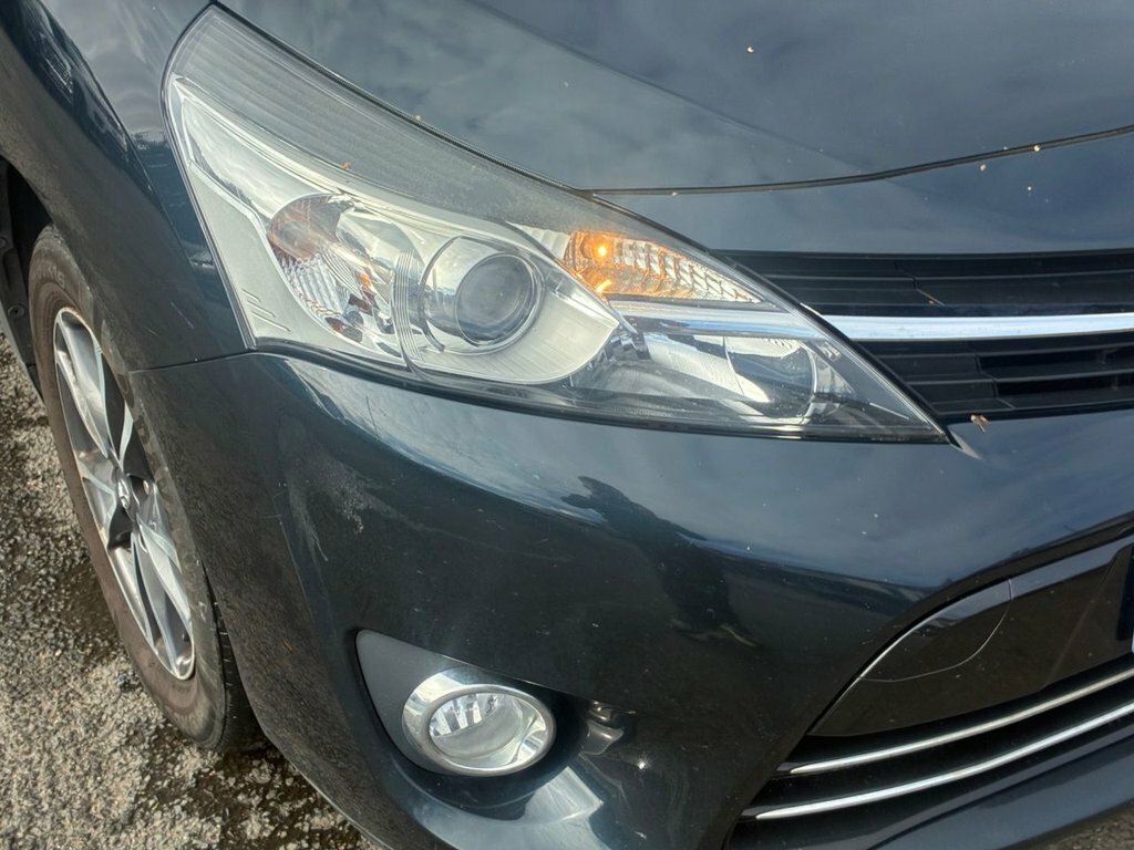 Toyota Verso Grey #28