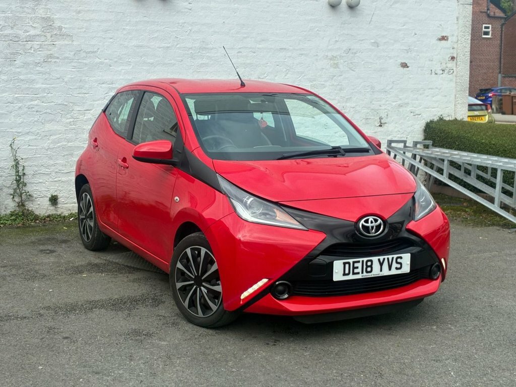 Toyota Aygo 1L X-play Red #2