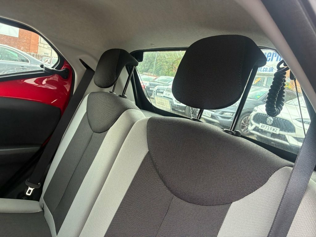 Toyota Aygo 1.0 Vvt-i X-press White #22