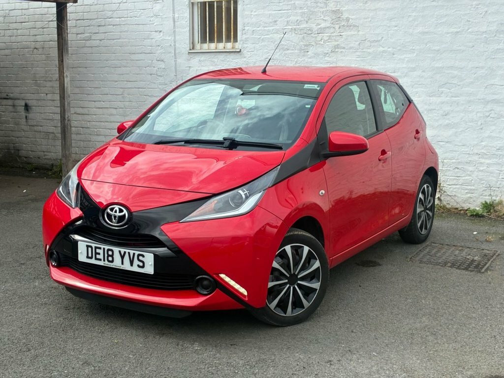 Toyota Aygo 1L X-play Red #3