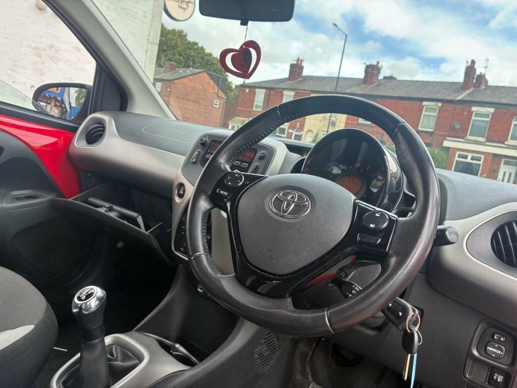 Toyota Aygo 1.0 Vvt-i X-press White #12