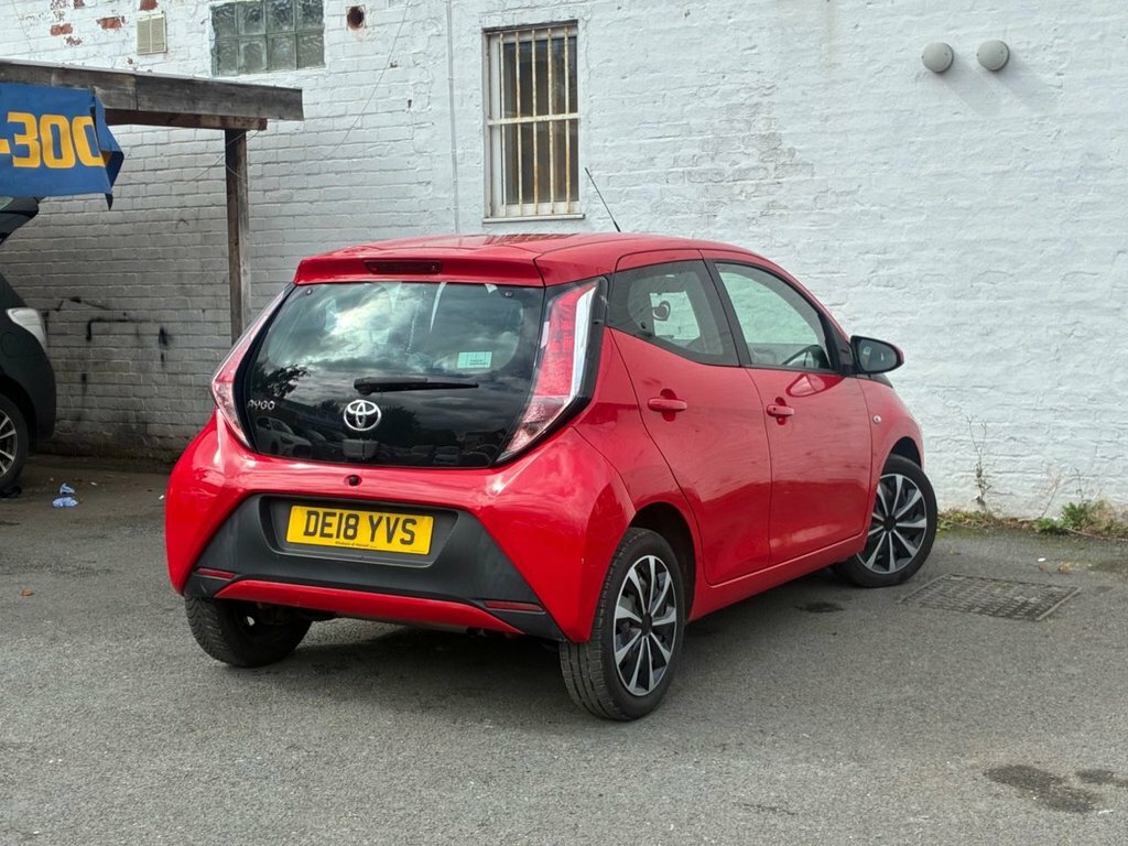 Toyota Aygo 1.0 Vvt-i X-press White #14