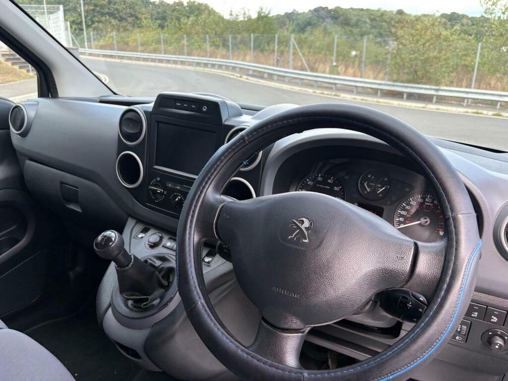Peugeot Partner Active Blue #14