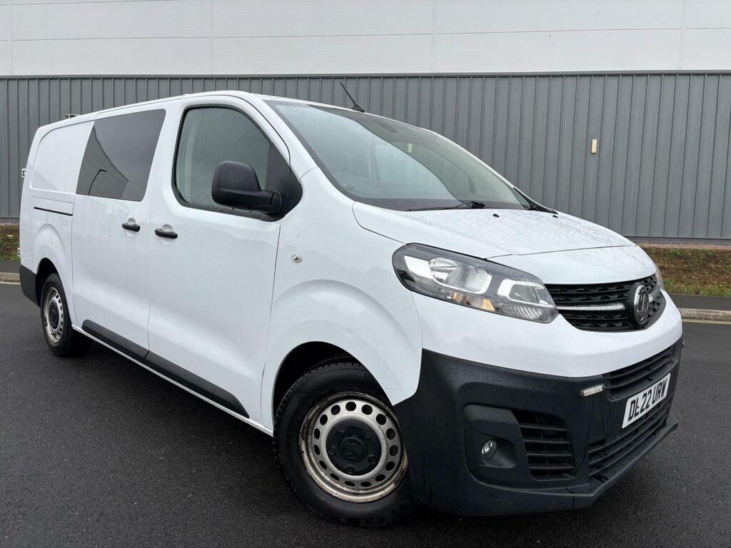 Vauxhall Vivaro 2.0 Turbo D 3100 Dynamic Crew Van L2 H1 Euro 6 S White