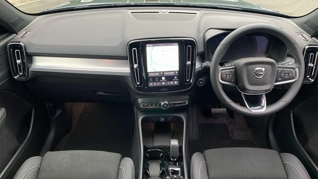 Volvo XC40 2.0 B3p Plus Dark #5