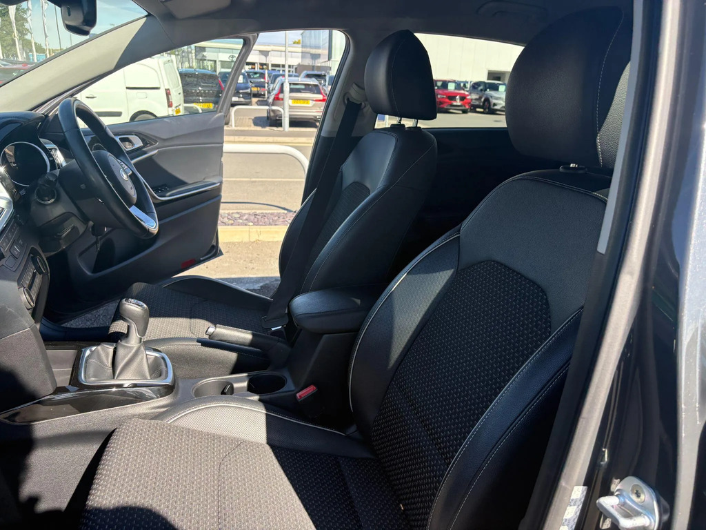 Kia Ceed 1.6 Crdi Isg 2 White #40