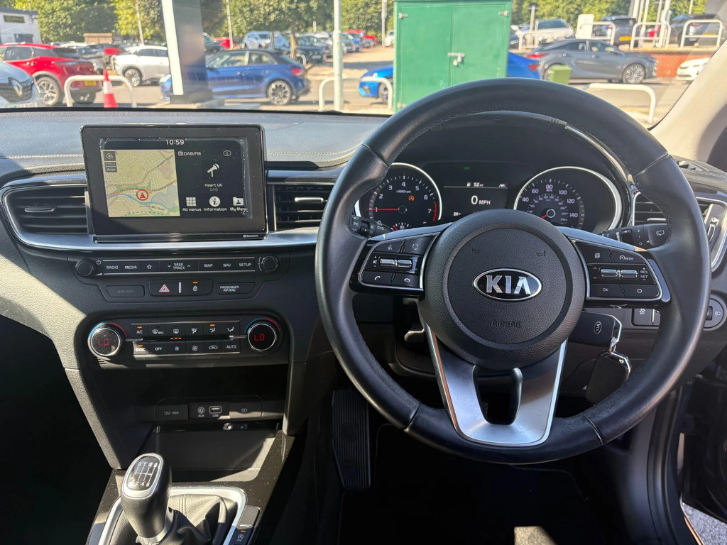 Kia Ceed 1.6 Crdi Isg 2 White #39