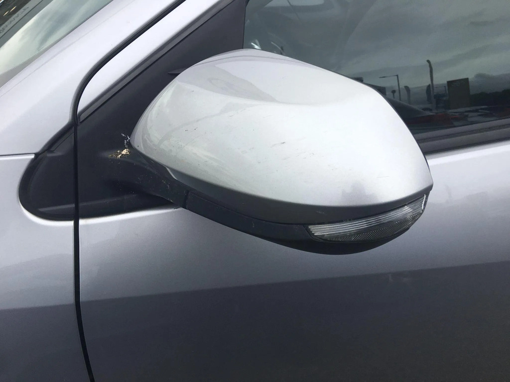 Toyota Yaris Excel White #26