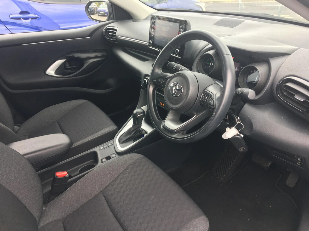 Toyota Yaris Excel White #10