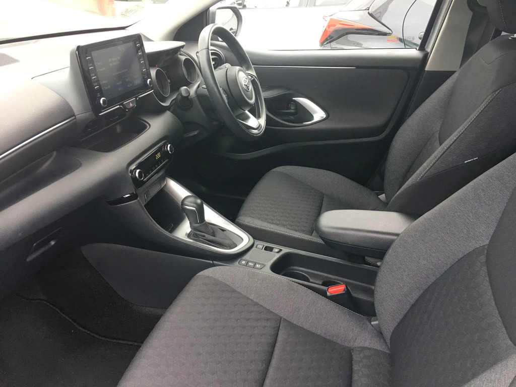 Toyota Yaris Excel White #12