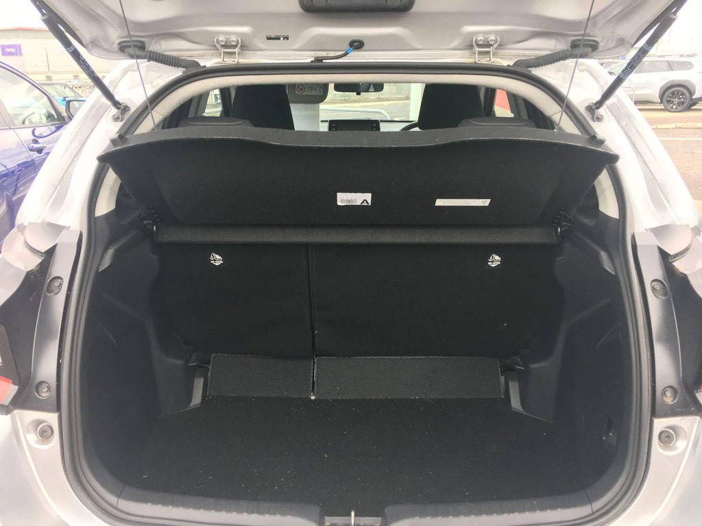 Toyota Yaris Excel White #9