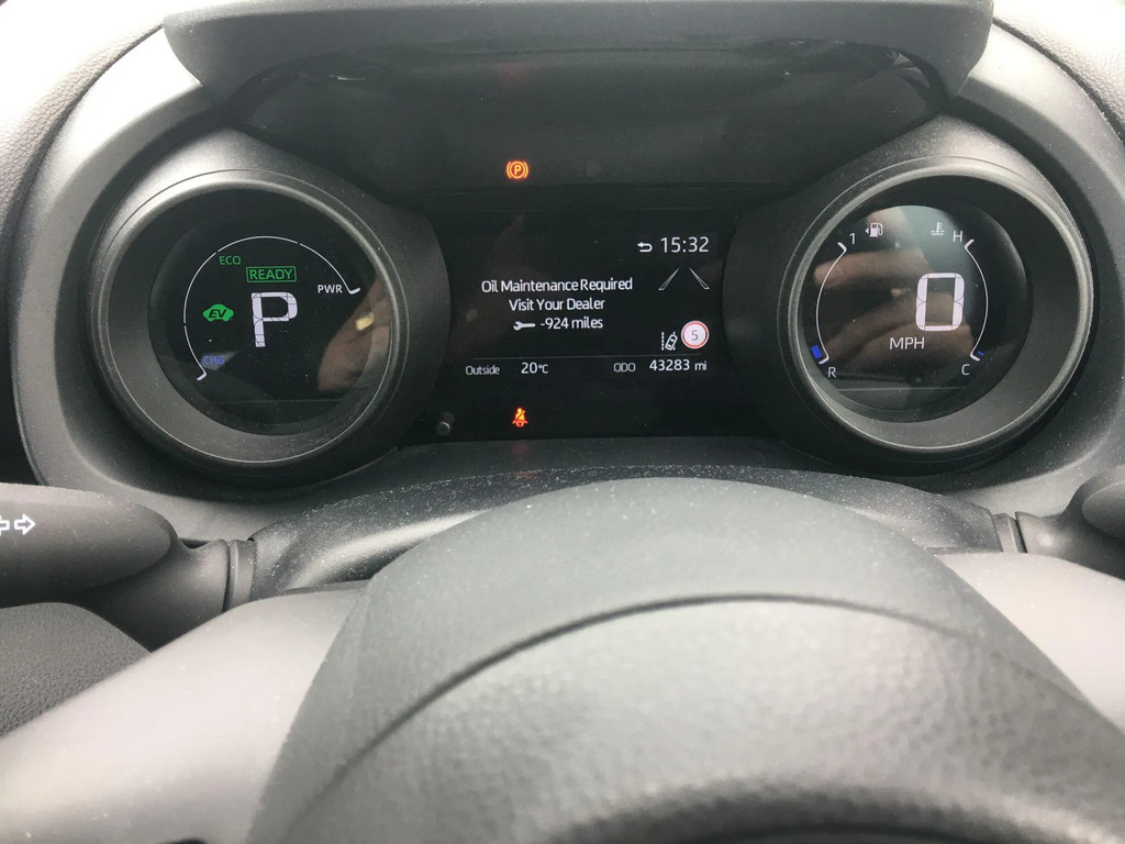 Toyota Yaris Excel White #13