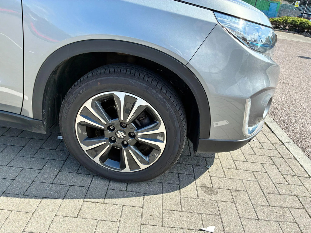 Suzuki Vitara White #20