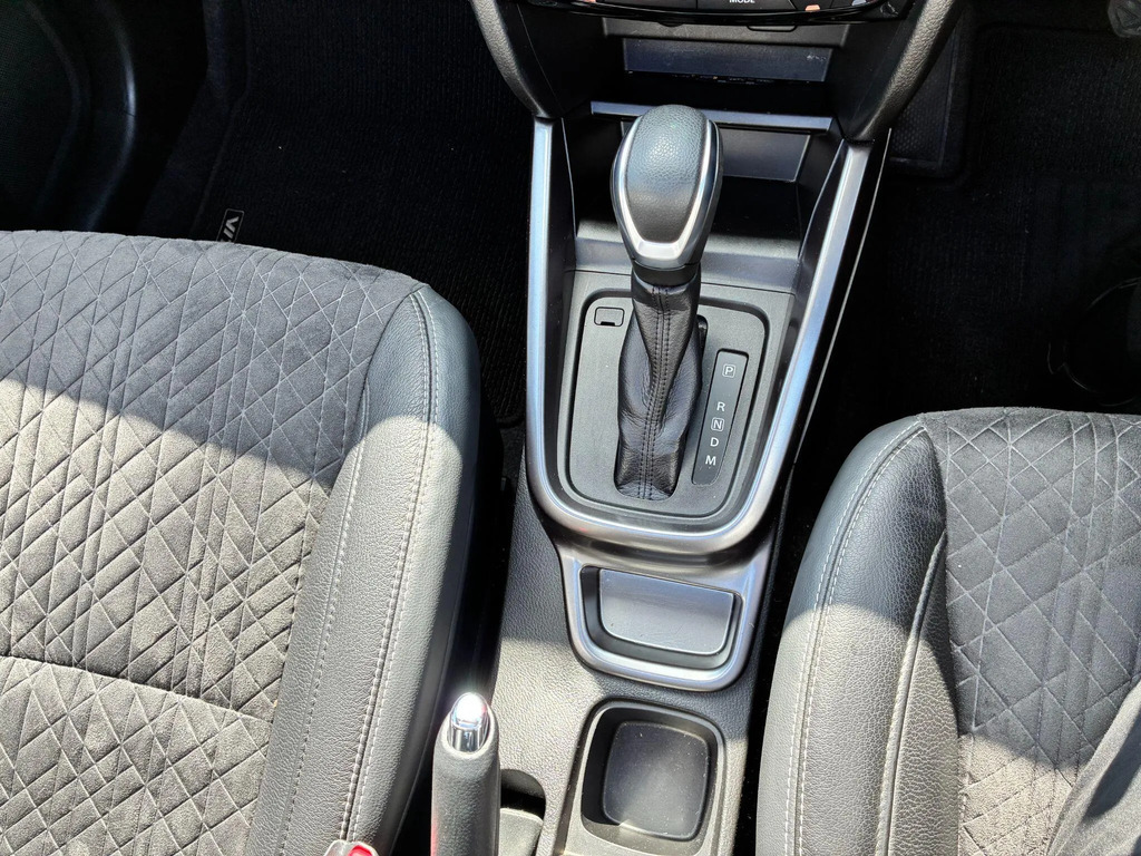 Suzuki Vitara White #8