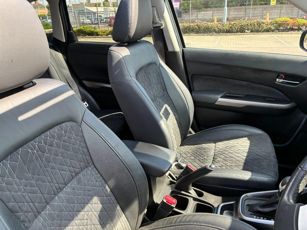 Suzuki Vitara White #10
