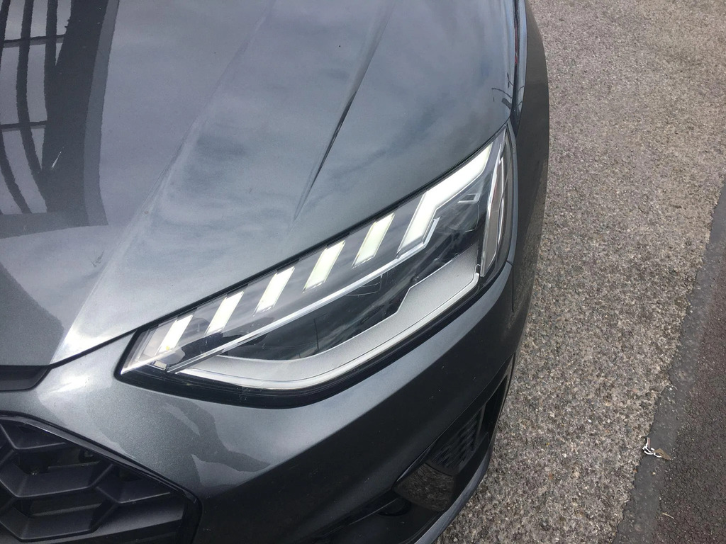 Audi A4 Avant Black Edition White #27