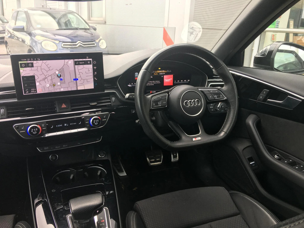 Audi A4 Avant Black Edition White #11