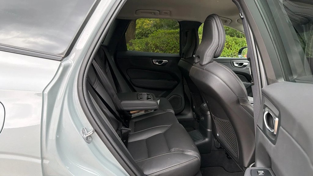 Volvo XC60 2.0 T6 18.8Kwh Plus Pro Awd Euro 6 Ss  #3