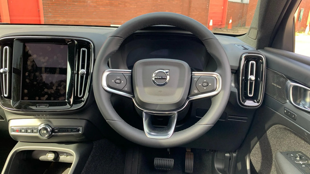 Volvo EX40 Plus Black Edition Blue #8