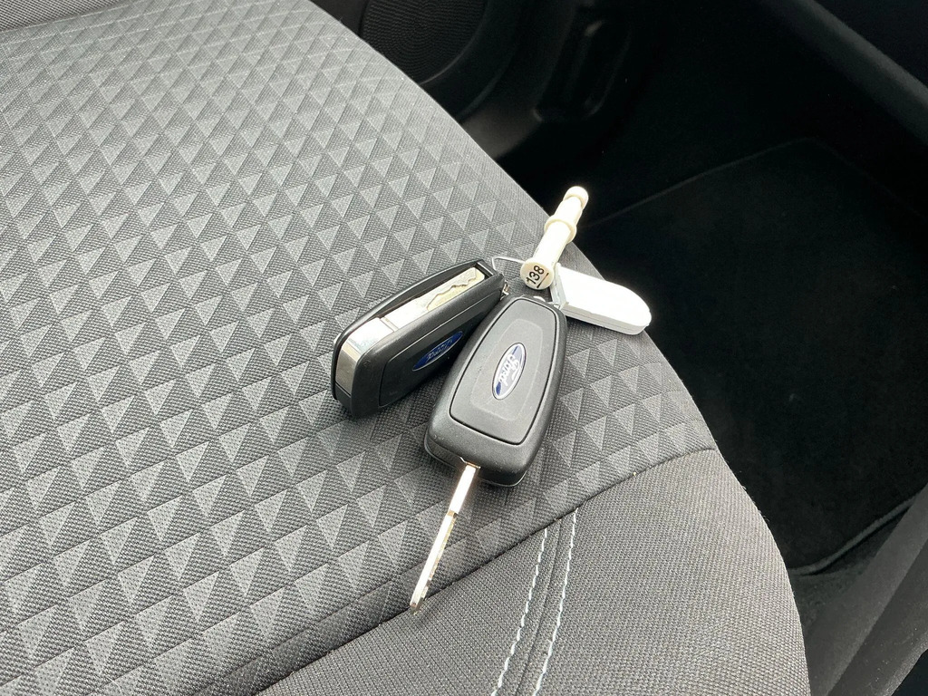 Ford C-Max 1.0 Ecoboost 125 Titanium Silver #19