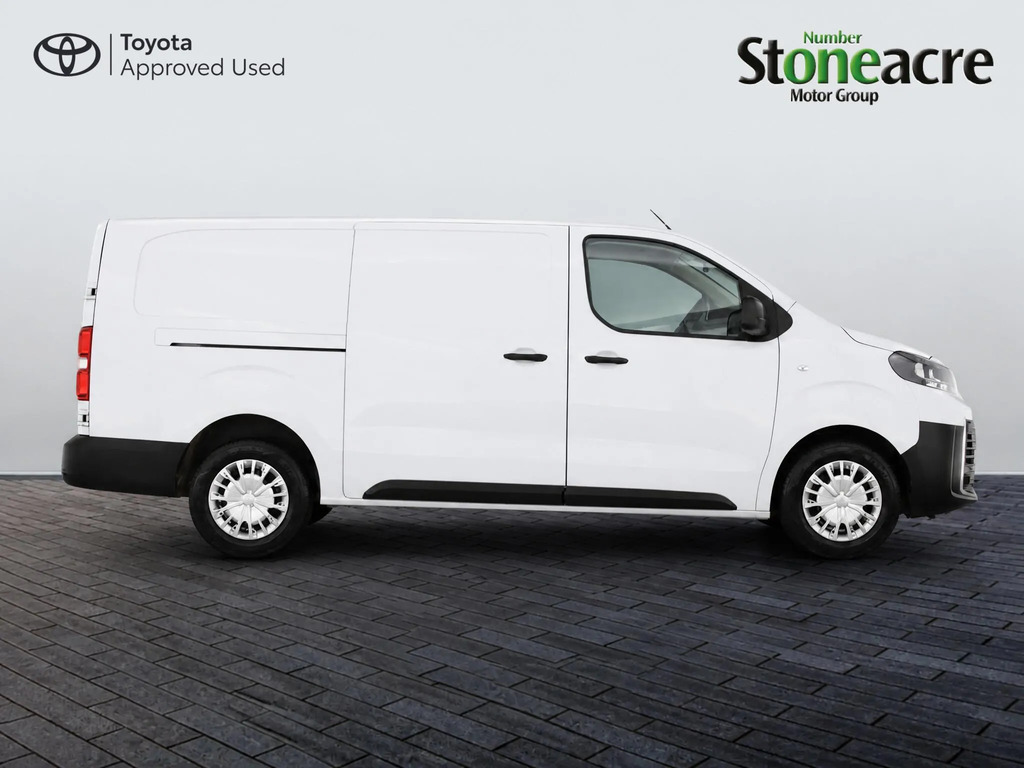 Toyota PROACE D Active White #15