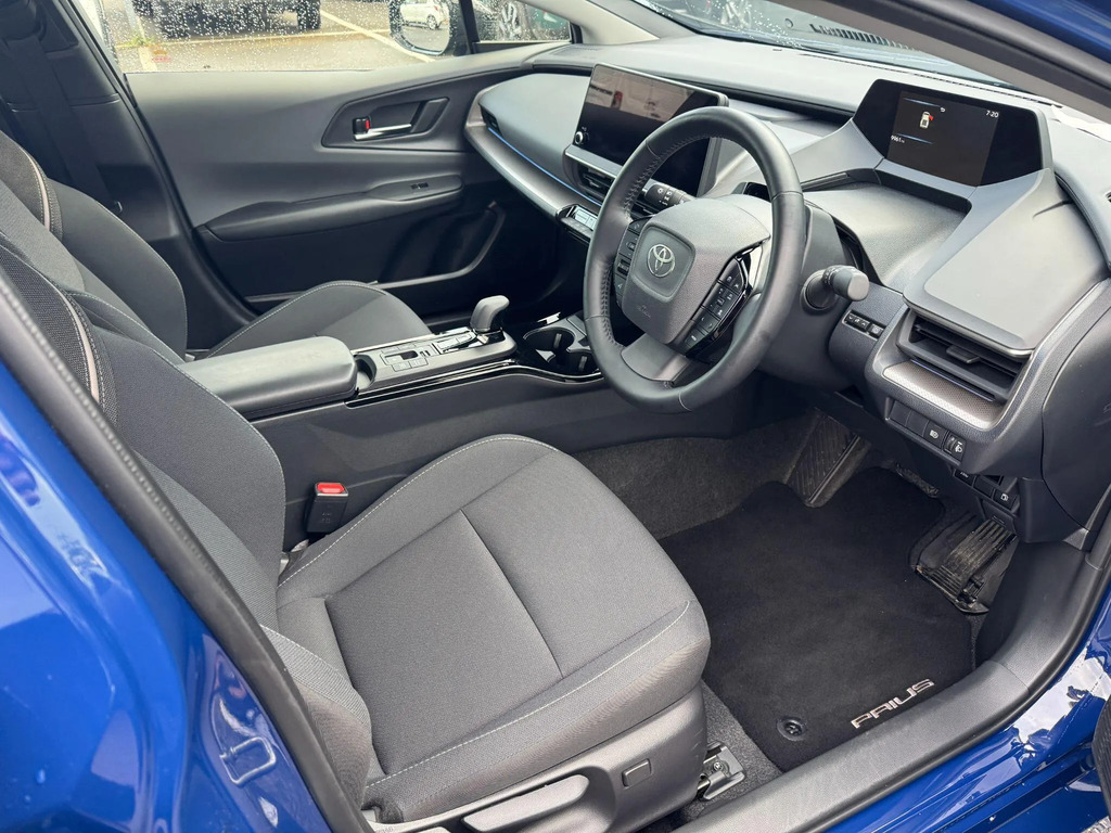 Toyota Prius Excel #11