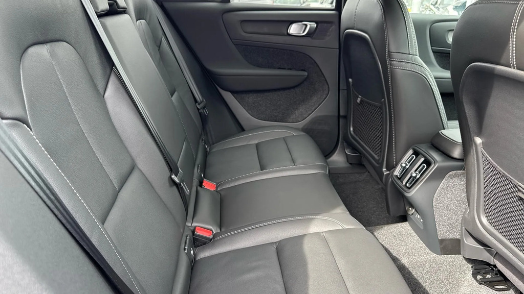 Volvo XC40 2.0 B4p Plus Dark #6
